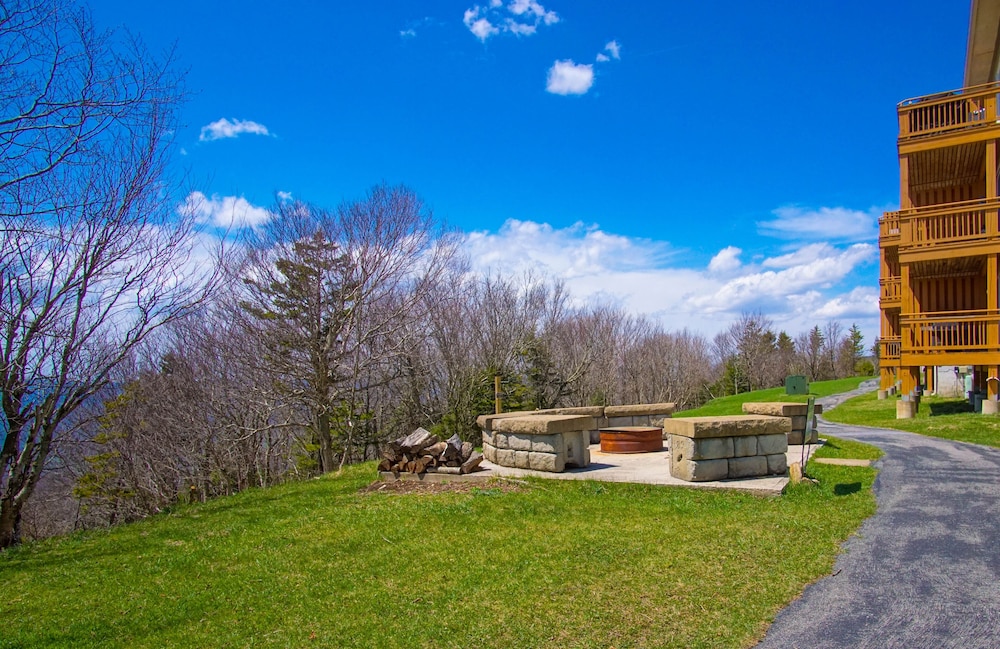 Summit 307d 3Br Condo Close to the Village