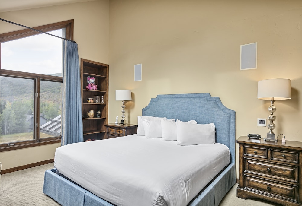 Upper Telemark Drive Home at Deer Valley Resort - 7 Bedroom Home with Hot Tub #2960 7 Home