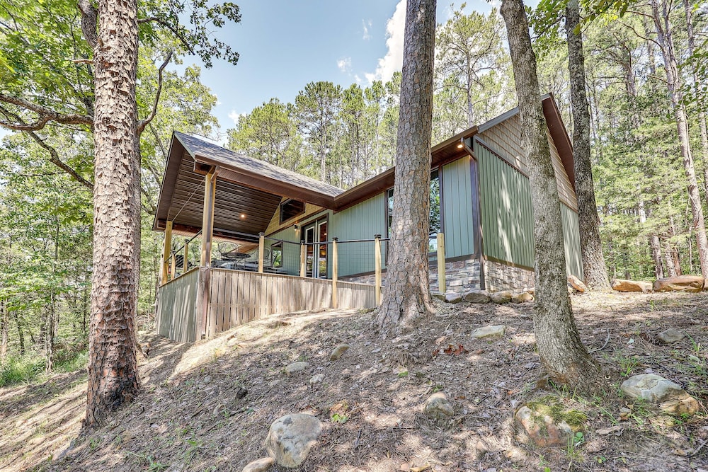 Big Cedar Vacation Rental w/ Deck & Hot Tub! view 5