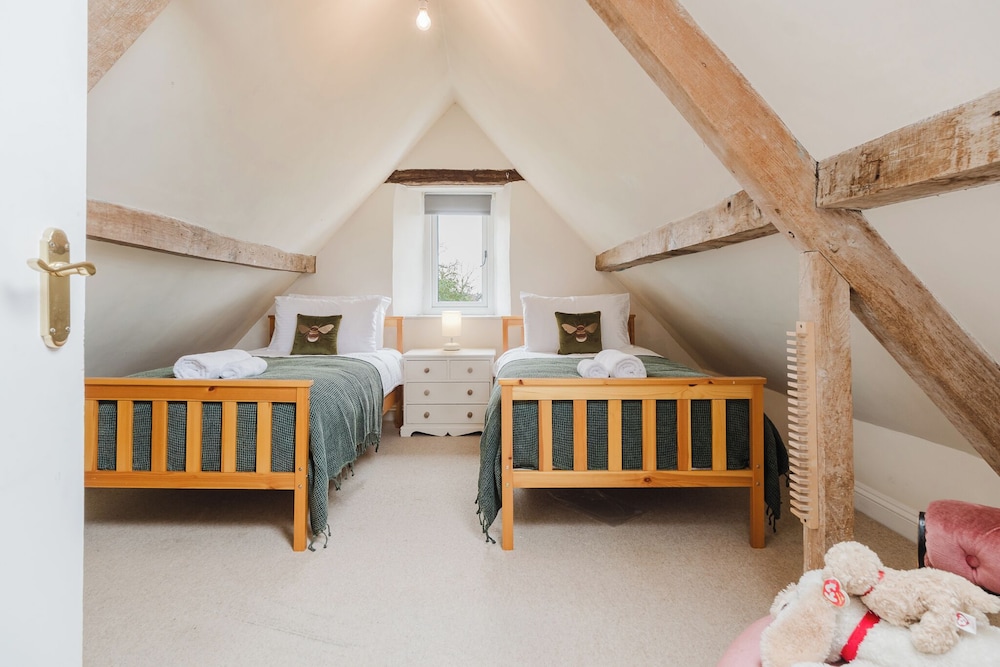 Mulberry Cottage 5BD in Wiltshire