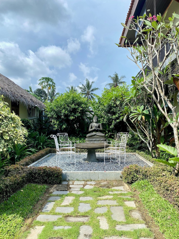 Omnni Villa Borobudur