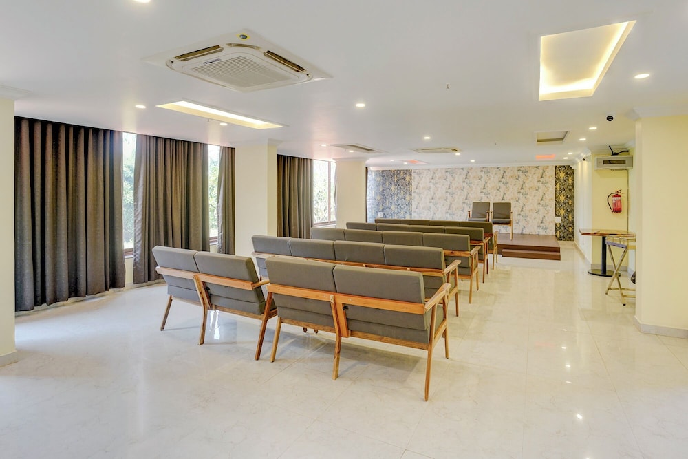 FabHotel Prime SN Blue