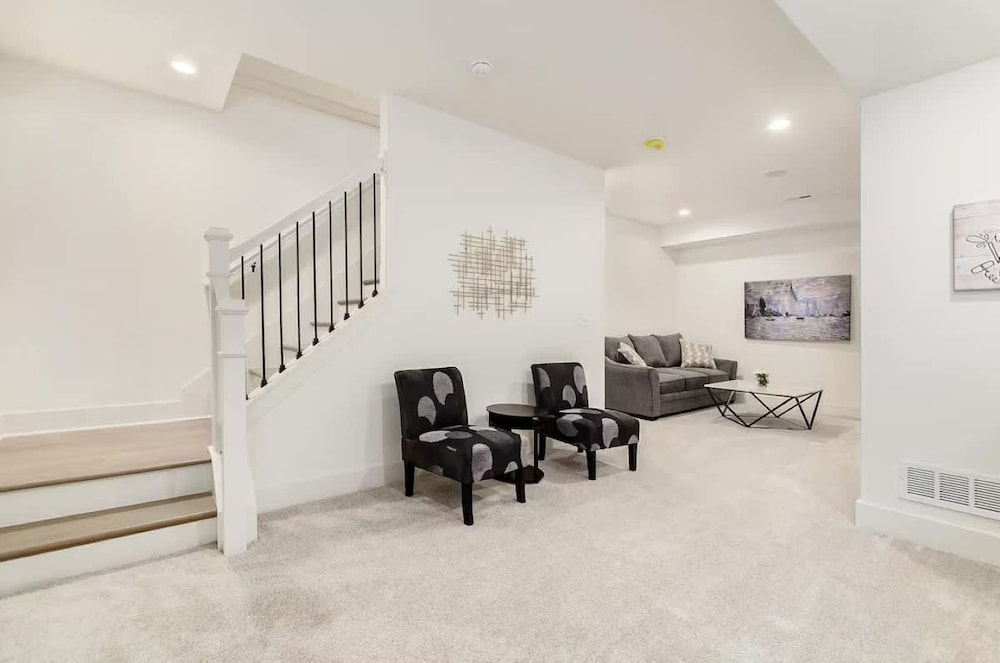 Jungle House Designer Residences – Downtown Columbus