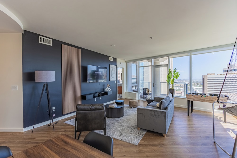 ROVE LIVING/KL - 44 Monroe
