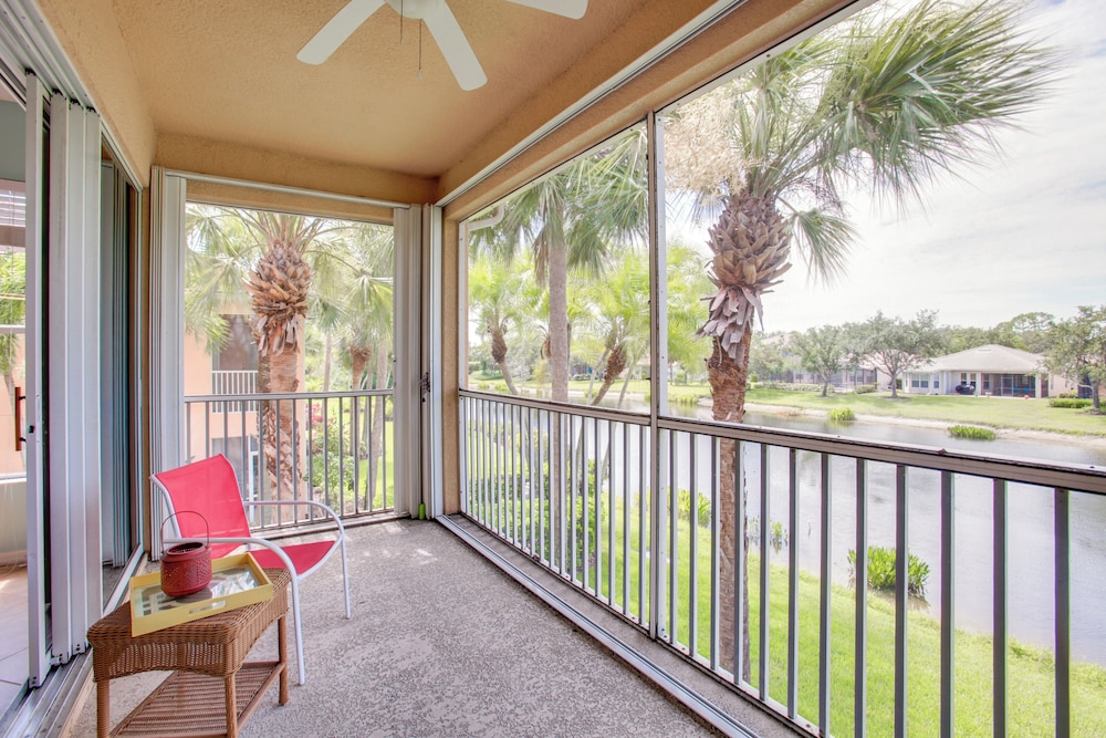 3 Mi to Dtwn Fort Myers: Condo w/ Pool & Hot Tub