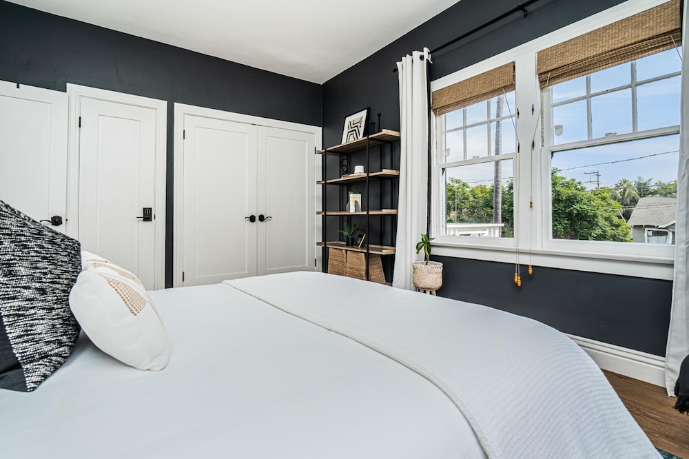 Spacious 5 BR Near Heart of South Park