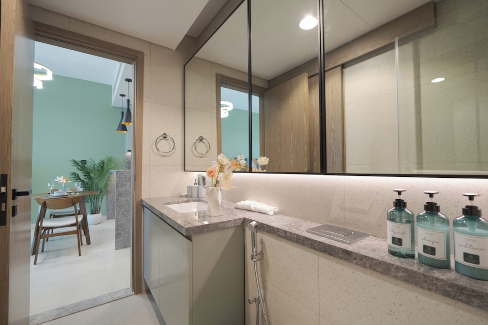 KeyRock Living - Premium Apt with Pool