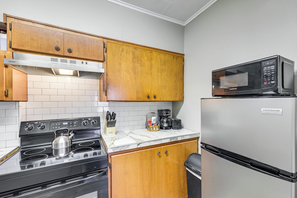 1 Mi to Dtwn! Convenient Texarkana Condo