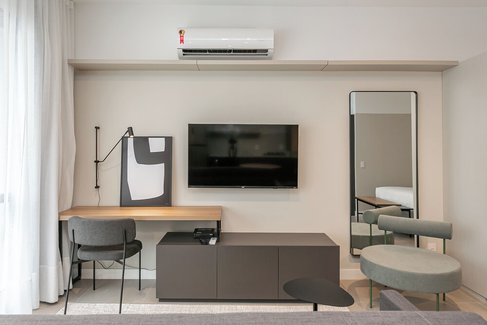 Studios Tower by Viva - Prédio com piscina e estacionamento no centro de Floripa
