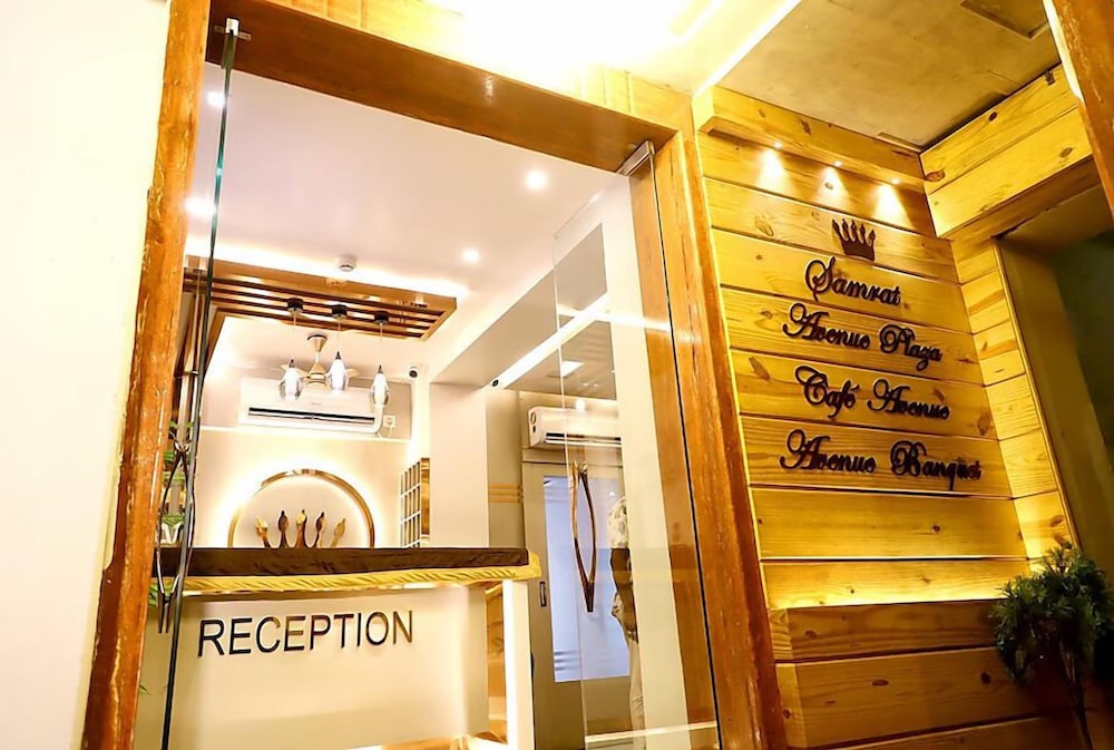 Lobby & Reception