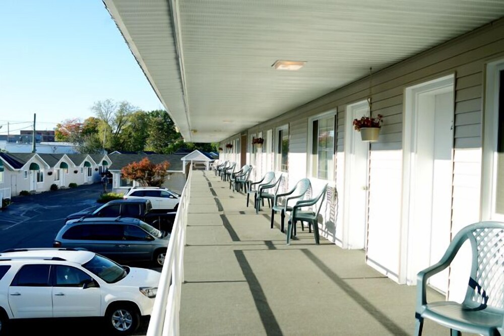 Lockview Motel