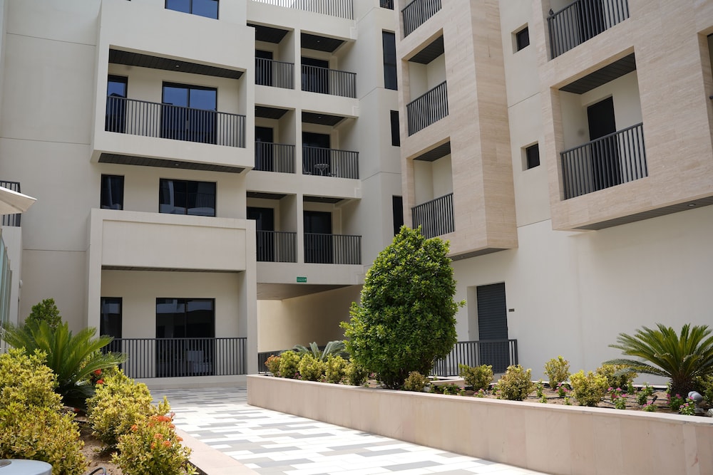 Stylish 1 BR for rent G005