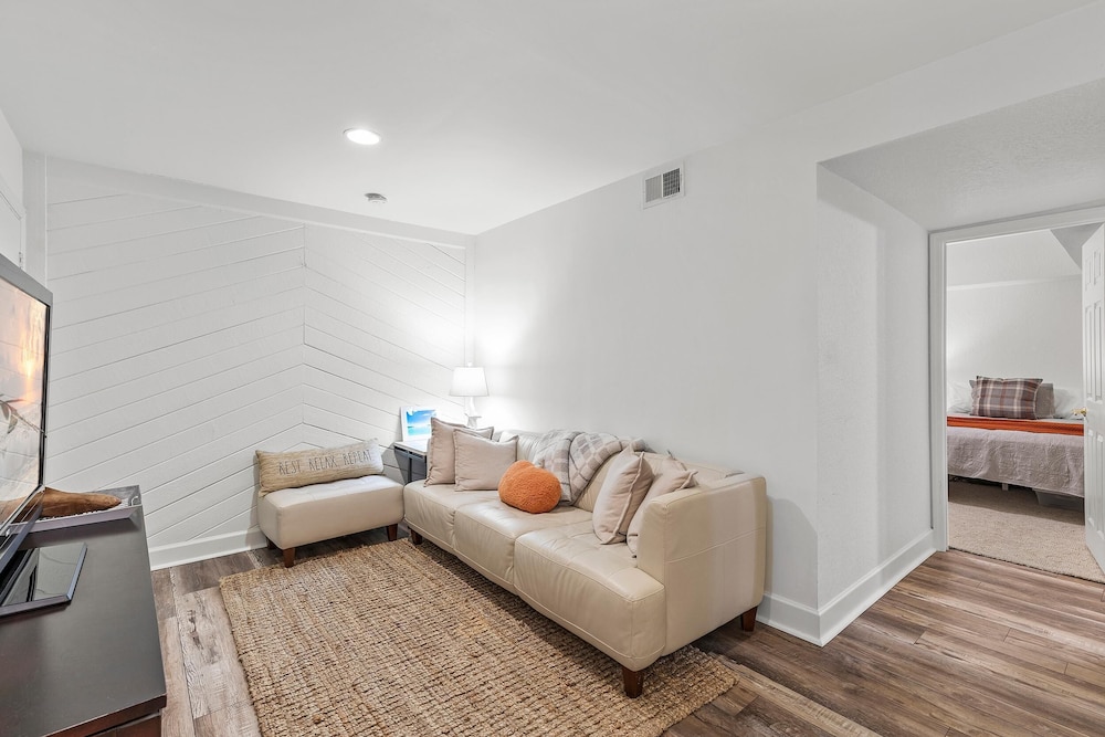 Sea Winds Condominiums C