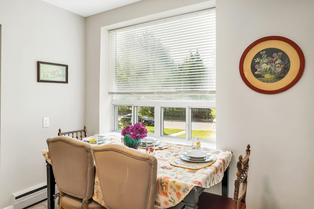 Private 2bdrm Newly Renovated - Furnished apt - U3