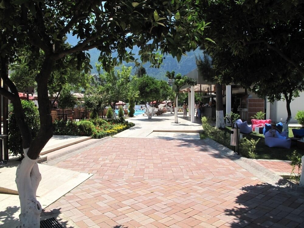 Batont Garden Resort - All Inclusive