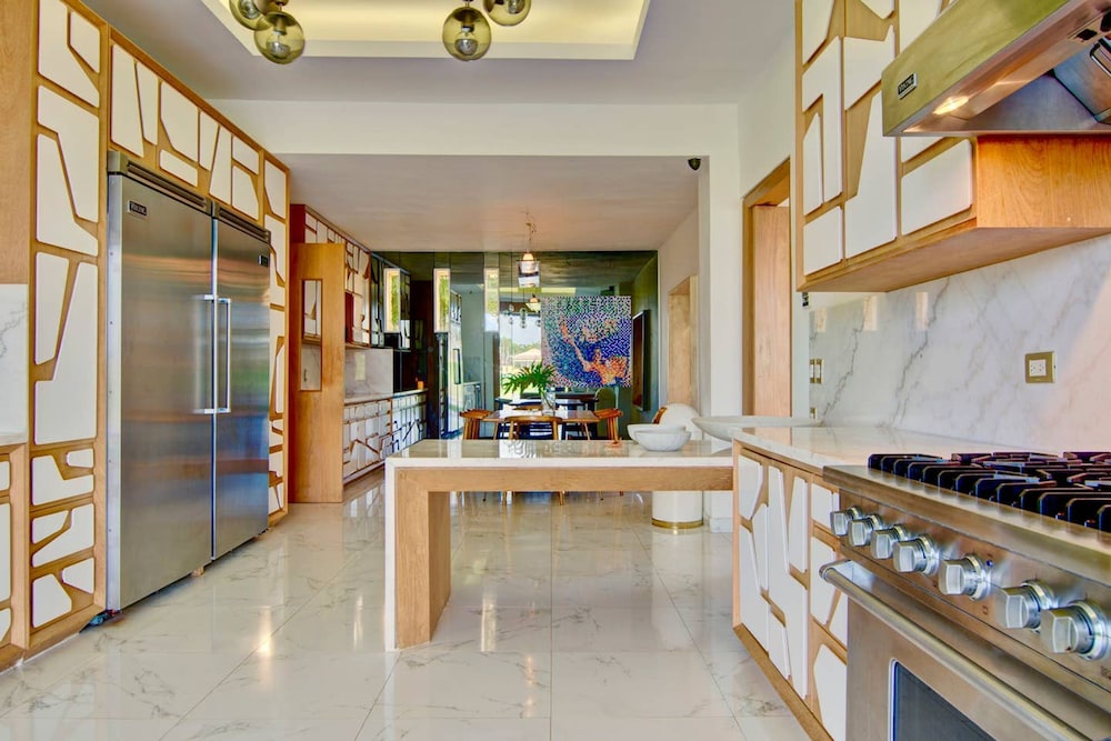 Architect s Estate w Pool Private Chef Butler