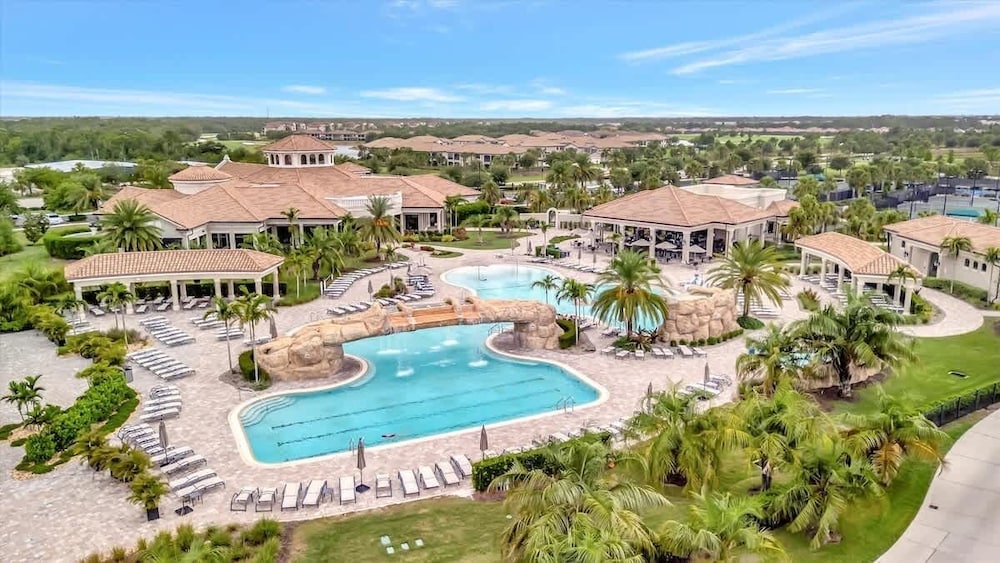 Golf Course Townhome Resort Amenities 2B Luxury