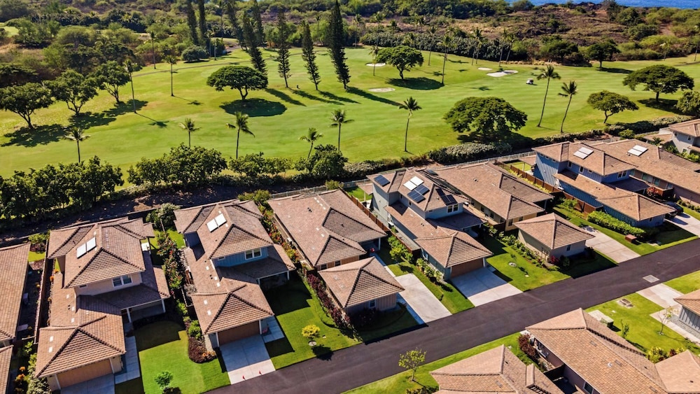 Private Yard and Outdoor Area - AC & Shared Pool - Golf Views - Vrkcv