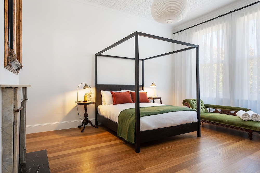 'Lauralla'  by Your Innkeeper Mudgee view 2
