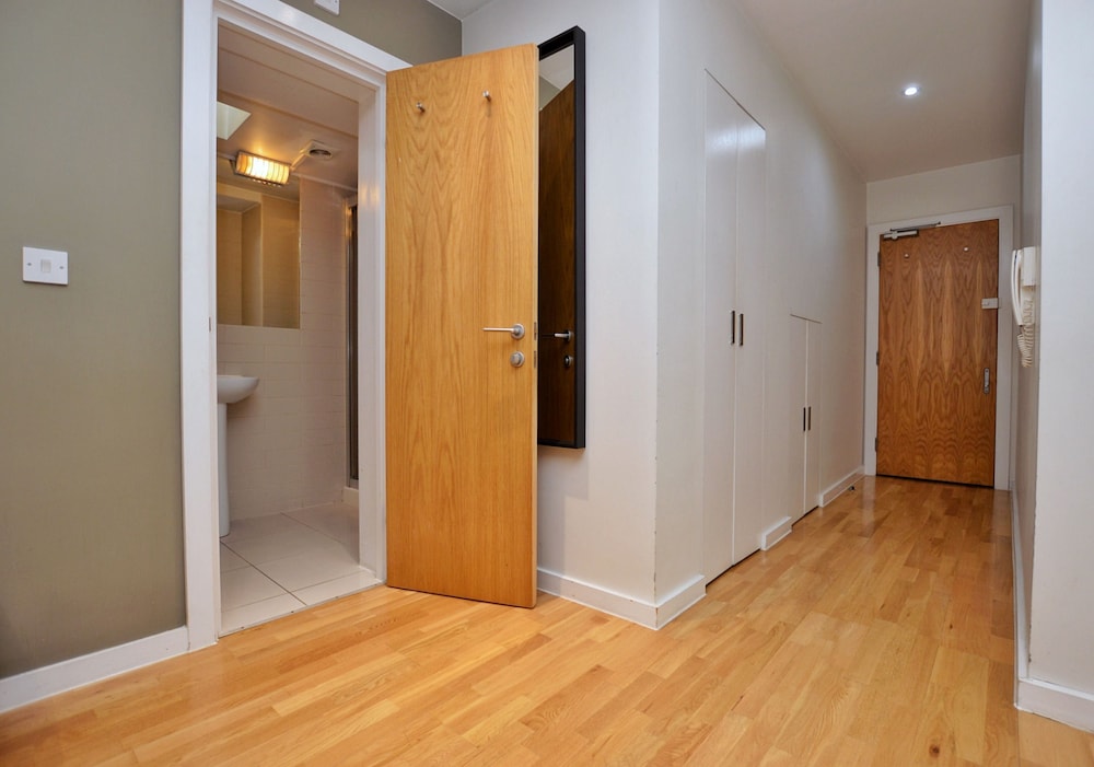 Princes Square Serviced Apartments by Concept Apartments