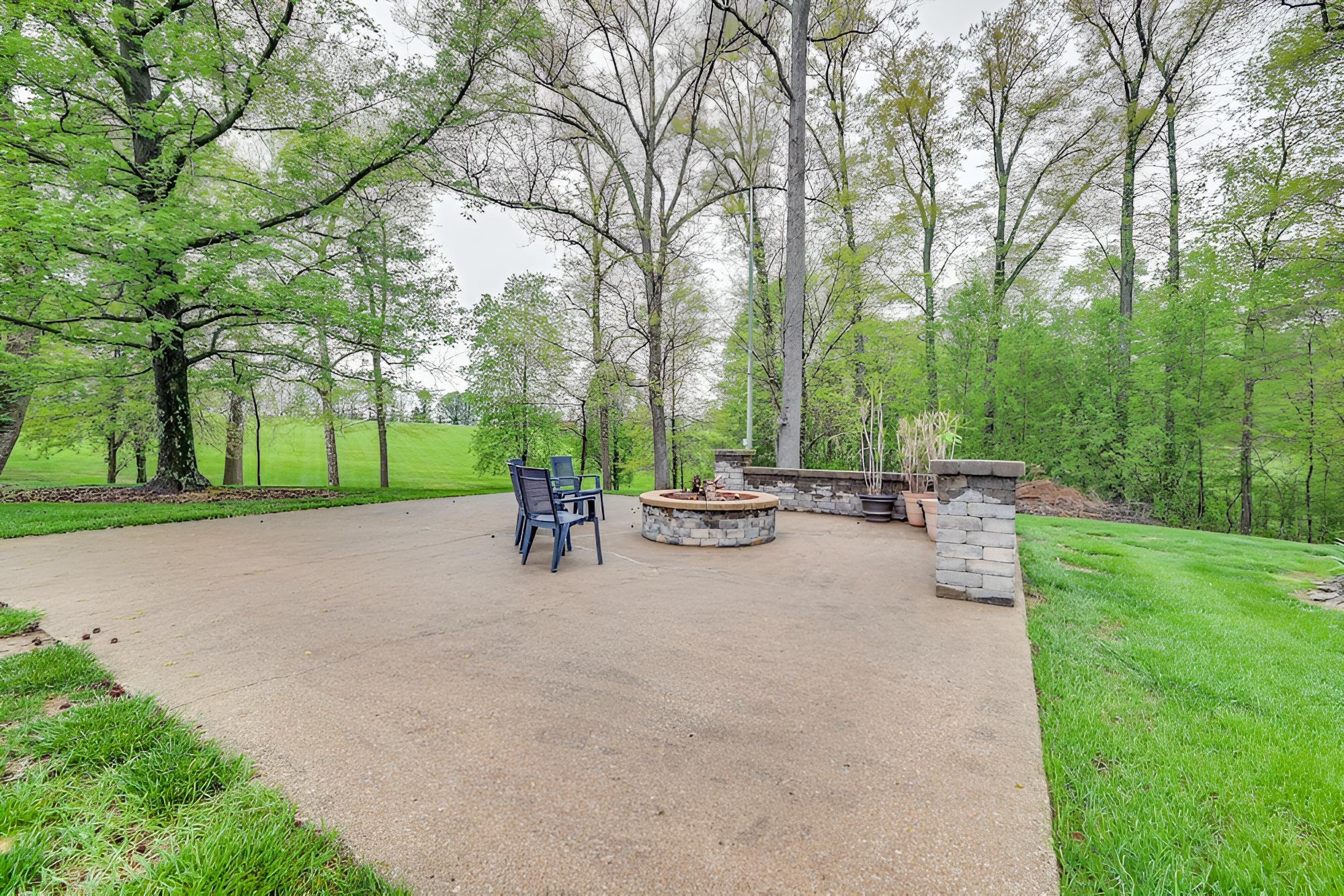 Indiana Studio 6 Miles to Downtown Huntingburg view 2