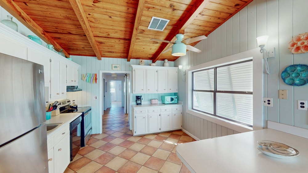 Charming 3br/2ba Boho Beach Cottage in Gulf Shores