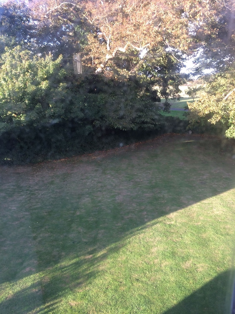 Chichester Vacations - Bolt Hole Earnley - Property Image 2