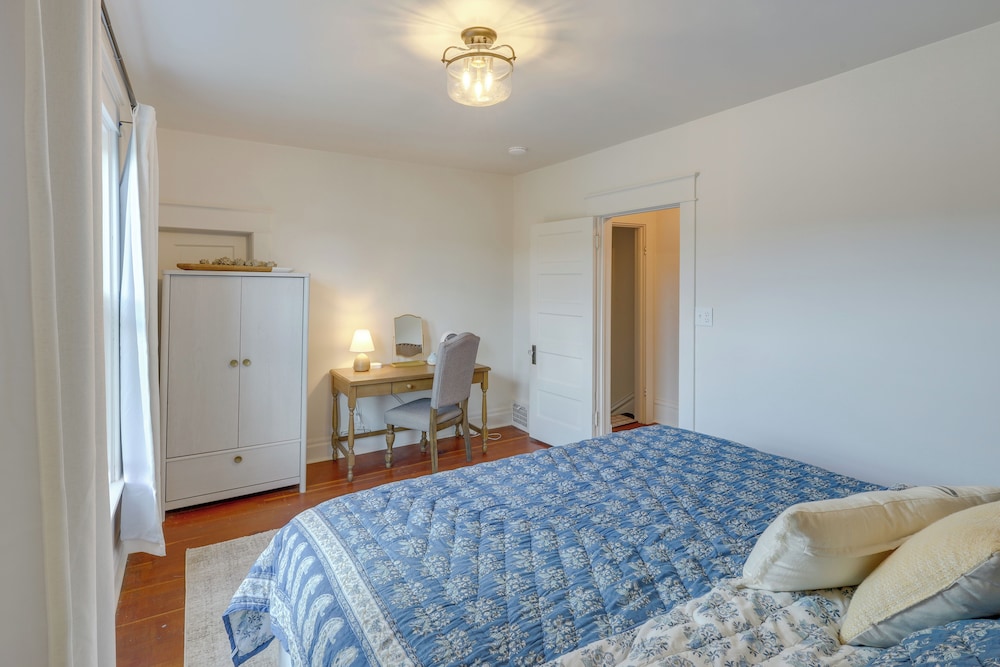 Stunning Red Lodge House w/ Hot Tub: Walk to Town view 4