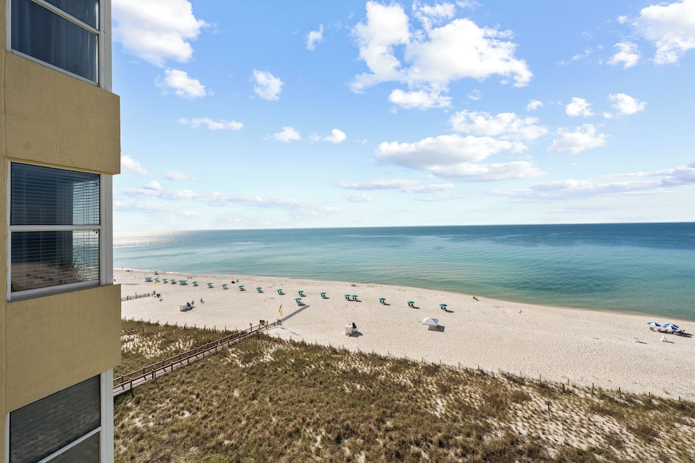 Beach Colony W7C - Covered Parking Included