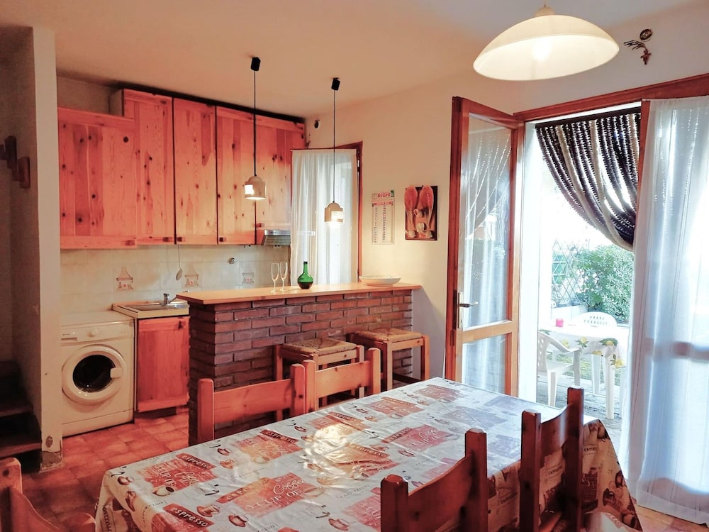 Charming Villa With Garden photo 5
