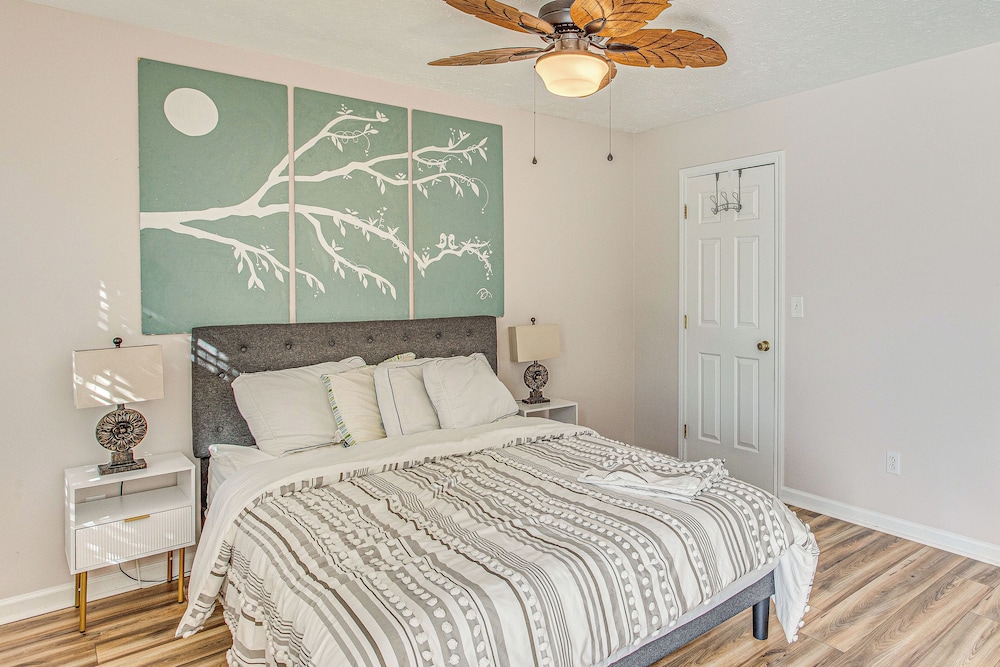< 1 Mi to Ocean: North Myrtle Beach Home w/ Grill!
