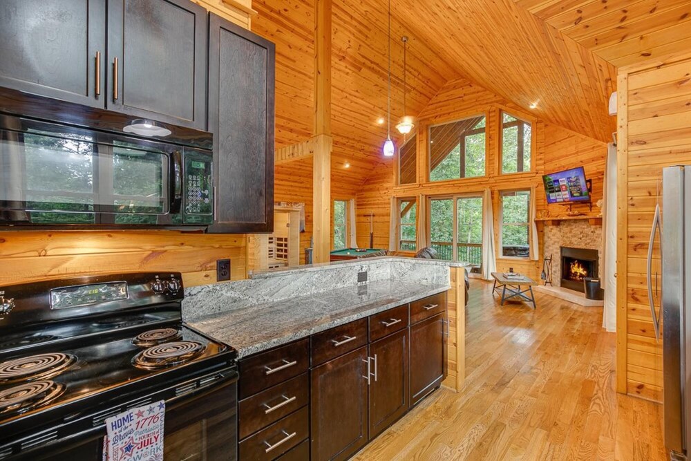 Oasis in Cleveland With 1 Bedrooms and 1 Bathrooms view 2