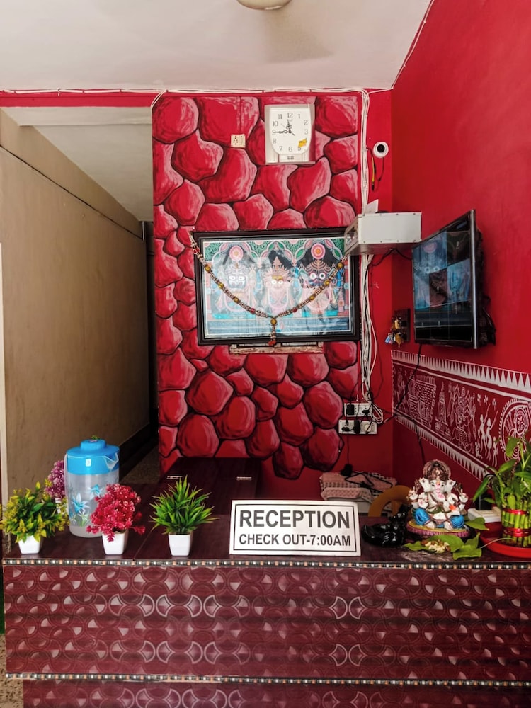 Lobby & Reception