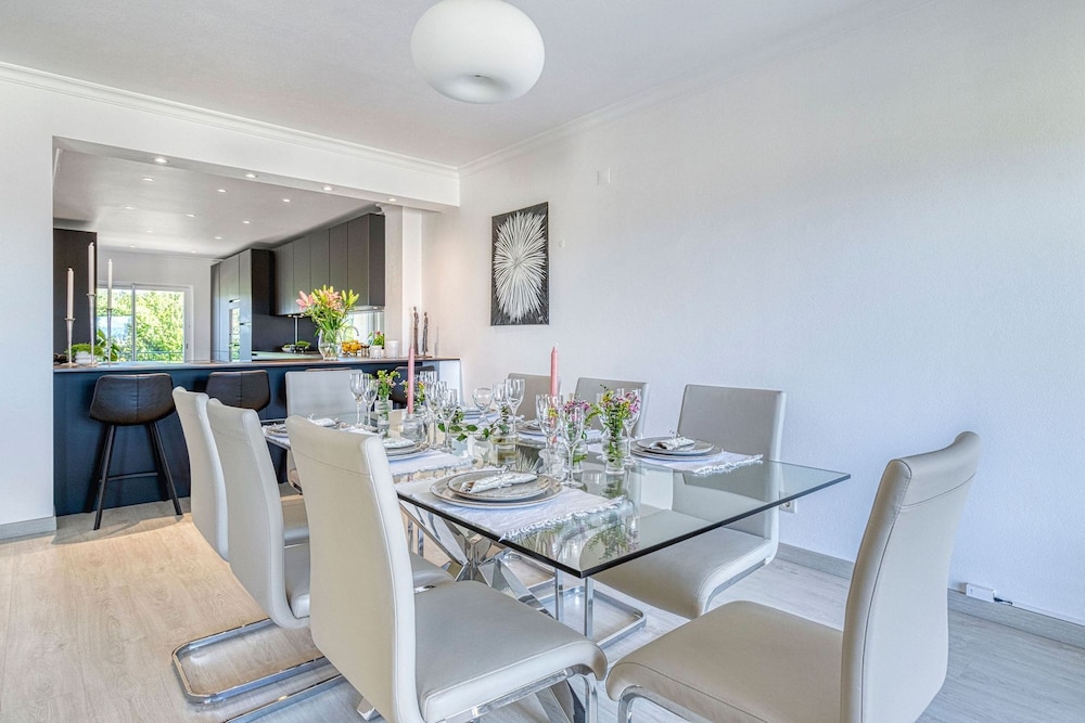 7 Boa Nova Immaculately Presented TWO Storey TOW