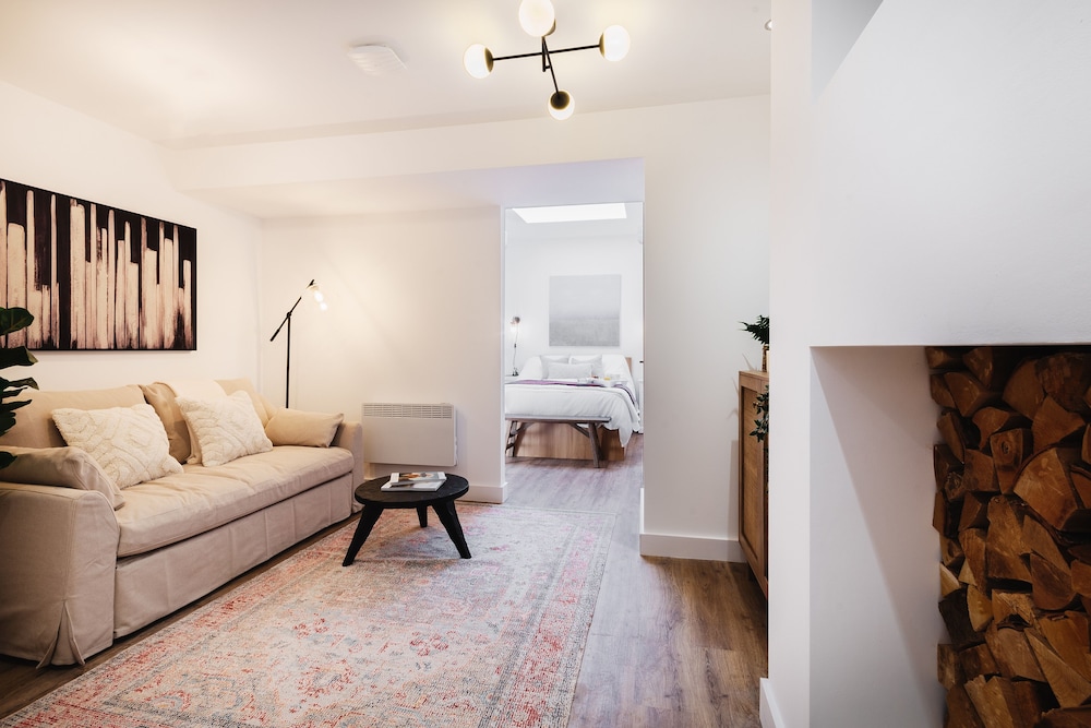14-16 Grosvenor Street Luxury Apartments view 4