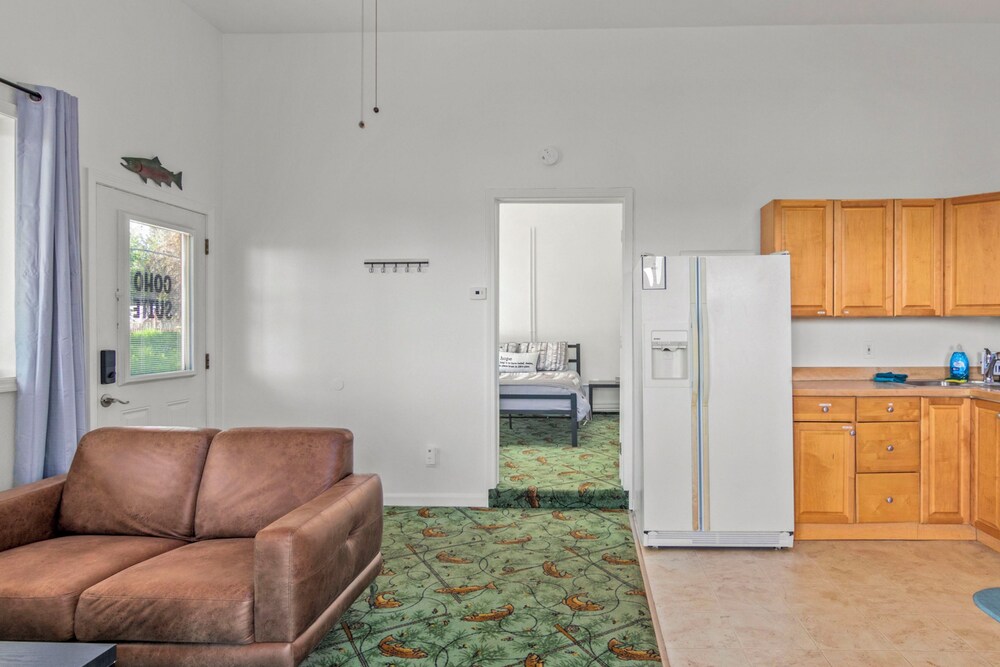 River Views & Fire Pit: Cozy Soldotna Apartment!