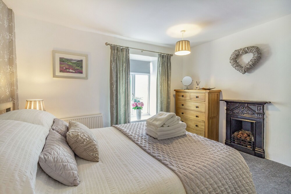 Smithy Cottage view 5