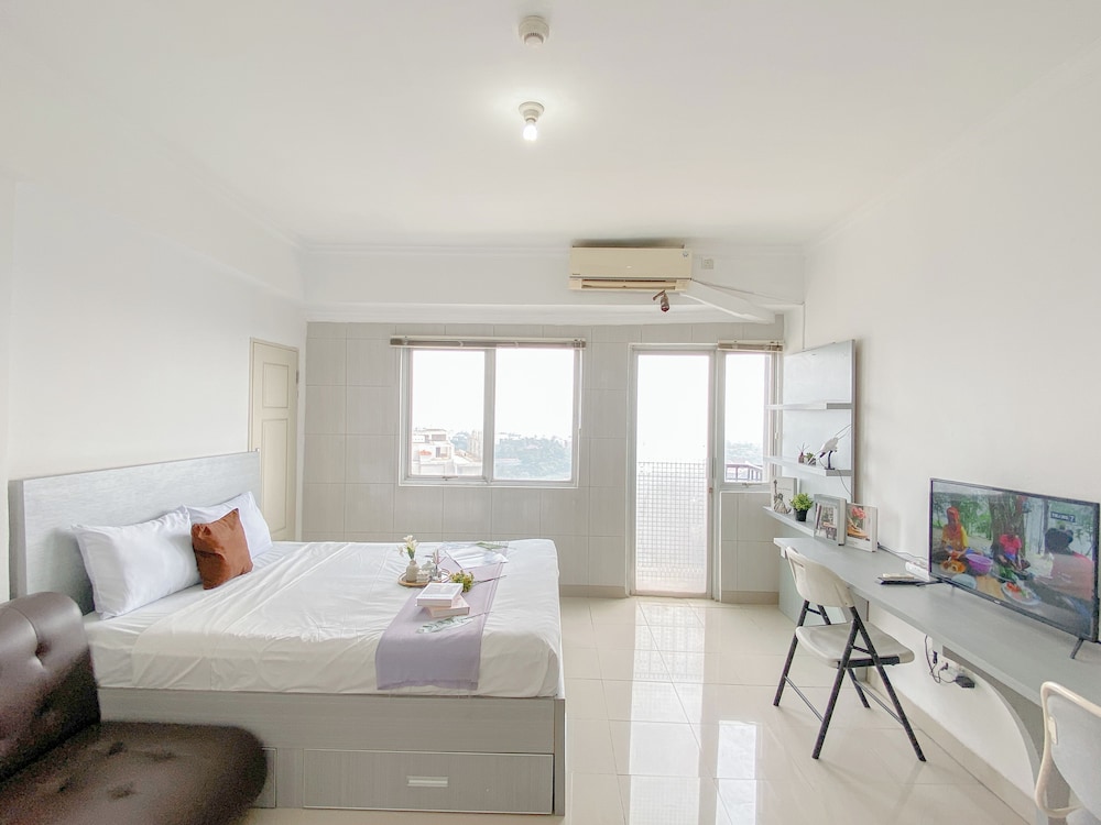 Warm And Good Studio Room At Park View Condominium Apartment
