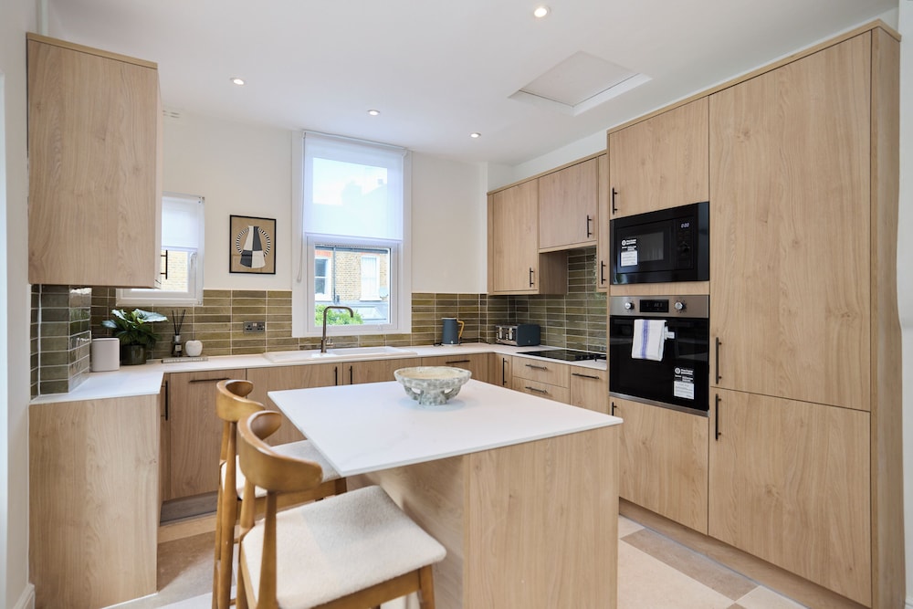 The Earlsfield Flat