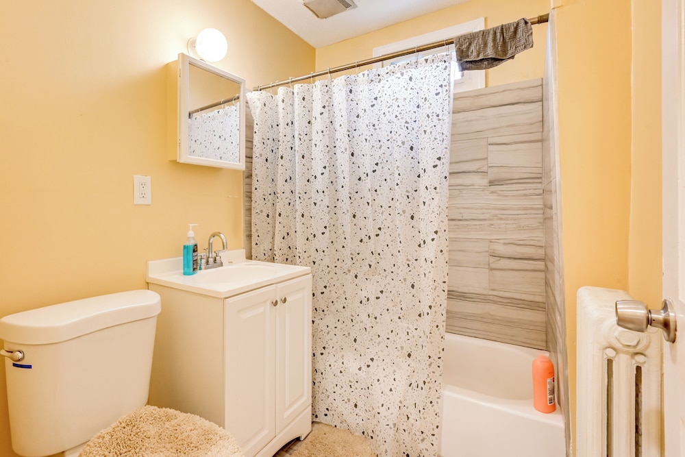 Convenient Hartford Condo < 2 Mi to Dtwn!
