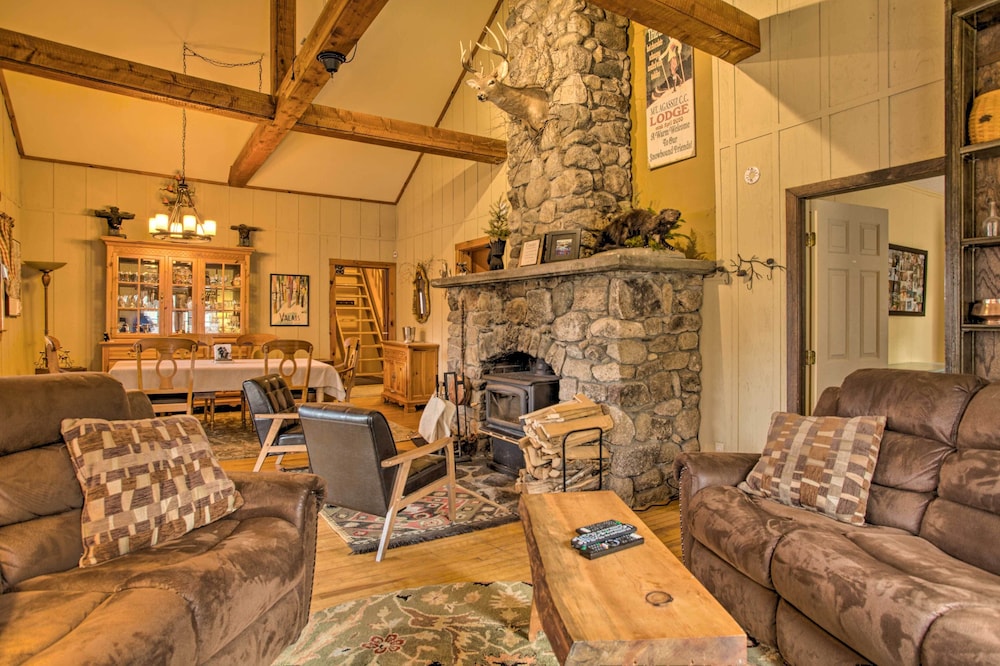 Spacious Bethlehem Mountaintop Home w/ Deck & View