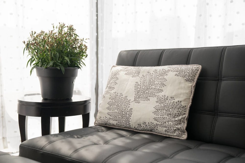 Yorkville Fantasy Yonge & Bloor 2BR 2BT