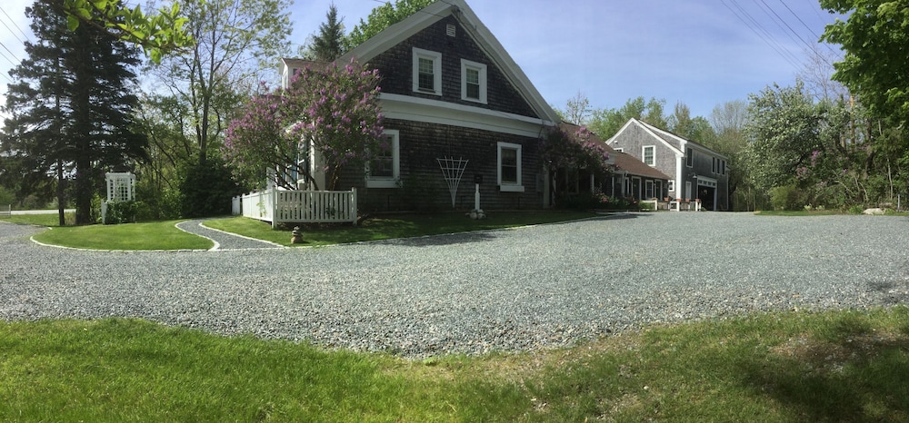 Coach Stop Inn view 3