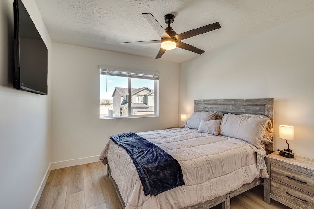 Built in 2025: Parowan Escape w/ Views!