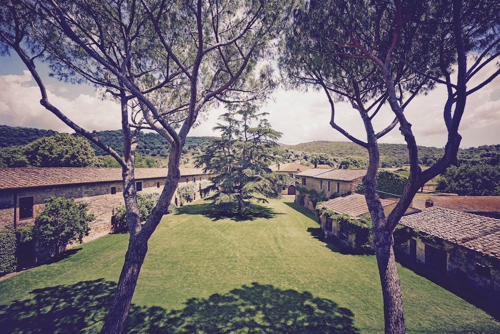 La Pescaia Resort
