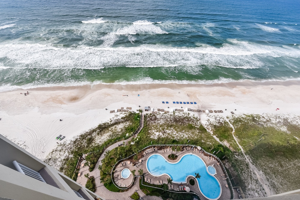 Grand Panama Beach Resort by Book That Condo