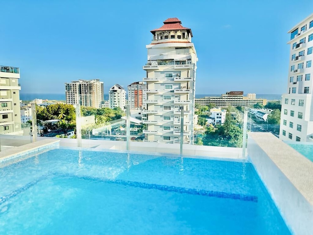 Two Bedroom Space With Pool Oasis Near Hotel Embajador