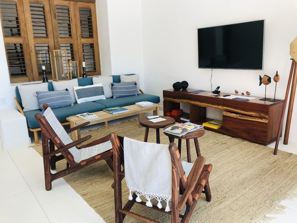 El Careyes Club & Residences
