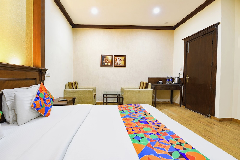 Fabhotel Siris 18