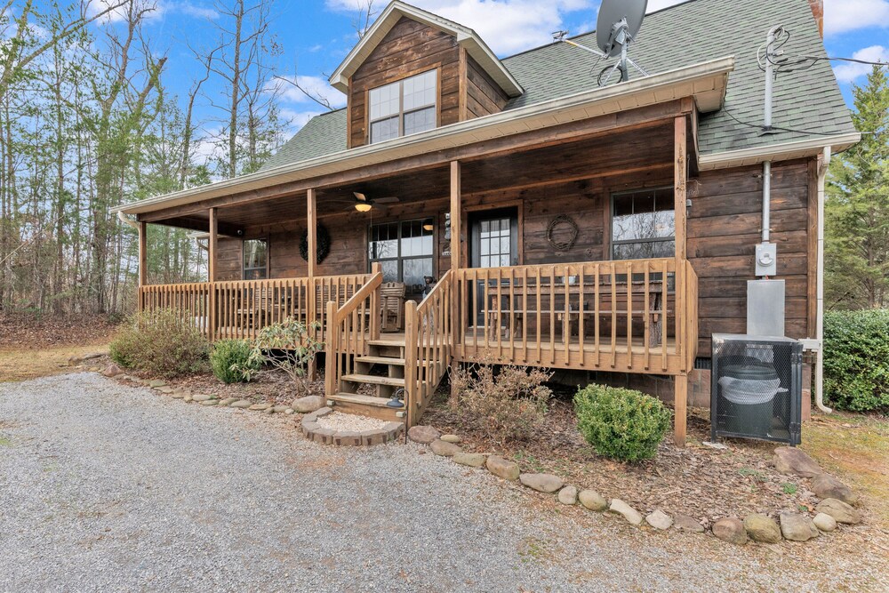 Cabin in the Woods w/ Hot Tub & Games! view 4